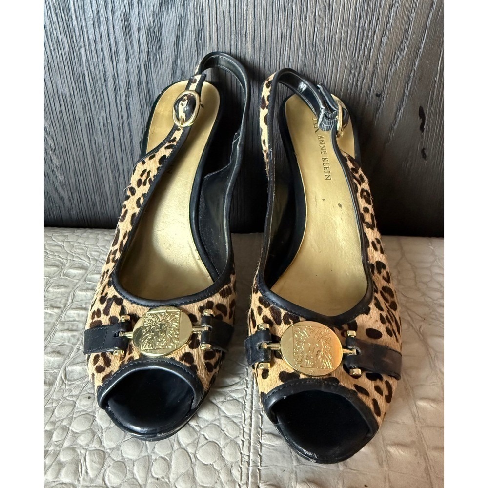 Anne Klein AK Leopard Print Slingback Heels Gold US 8 Medallion Open Toe Pumps